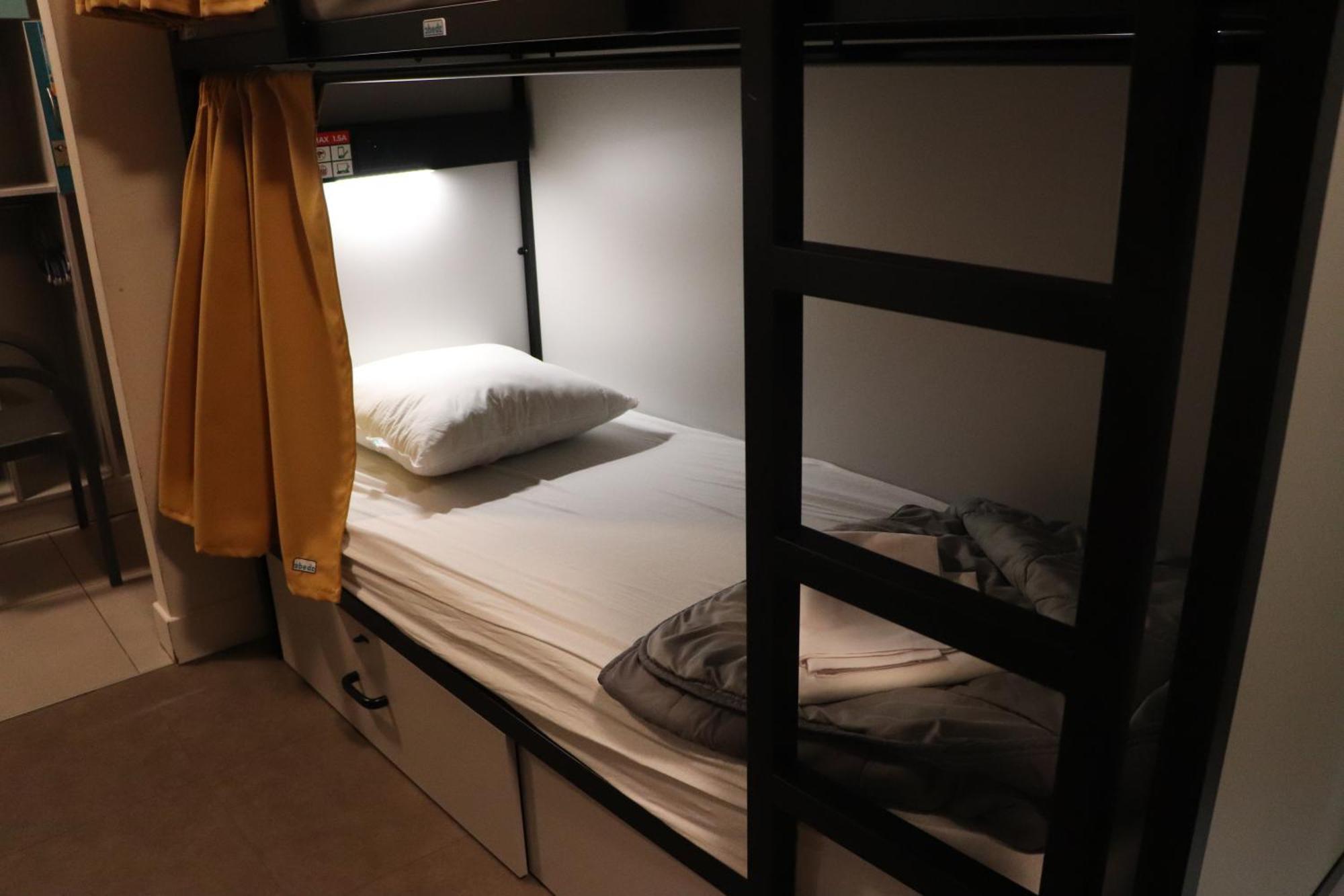 Hi Jacques Brel Hostel Brussels Luaran gambar