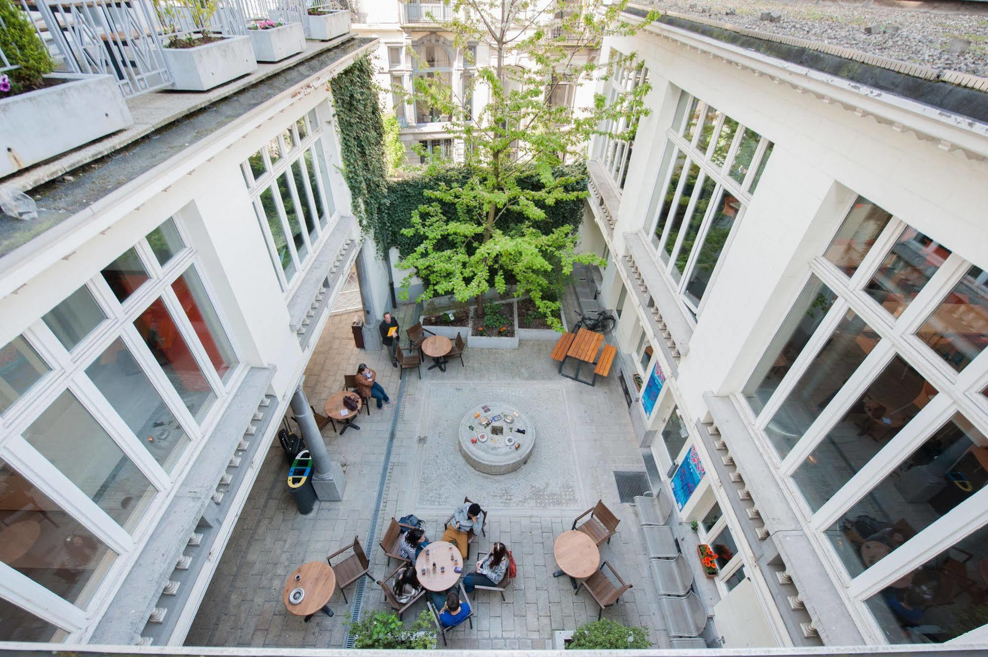 Hi Jacques Brel Hostel Brussels Luaran gambar
